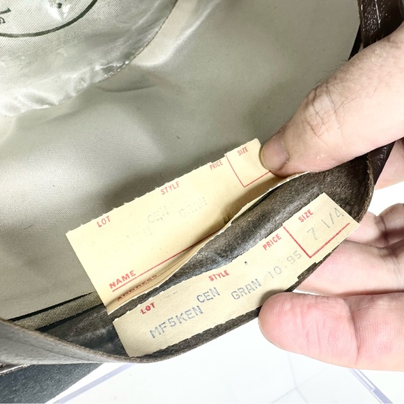 Vtg United Hatters Black Suede Fedora Hat Sz 7 & 1/4 w Feather - Gimbels - Picture 14 of 15